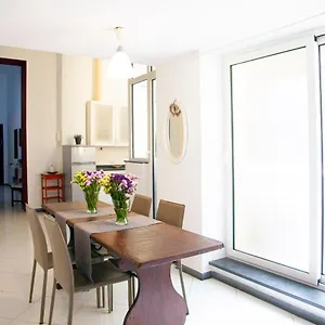 Apartment Casa Del Plebiscito, Naples